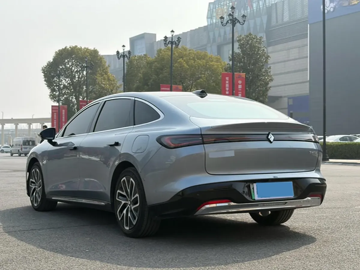 2025 BaoJun XiangJing 1.5T 143HP L4 1DHT PHEV,autocango,china used car exporter,china ev exporter,chinese used car exporter,chinese used ev exporter