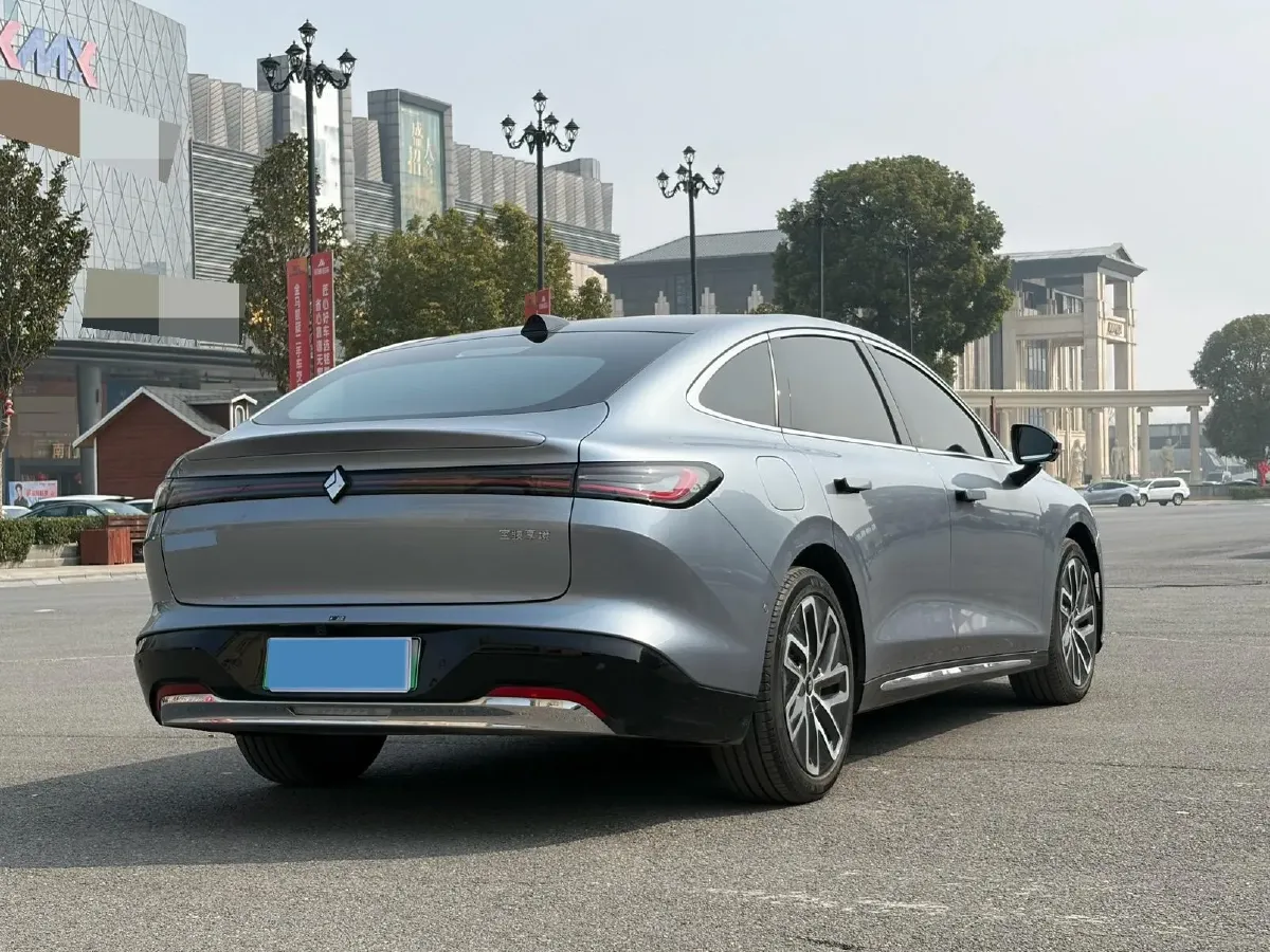 2025 BaoJun XiangJing 1.5T 143HP L4 1DHT PHEV,autocango,china used car exporter,china ev exporter,chinese used car exporter,chinese used ev exporter