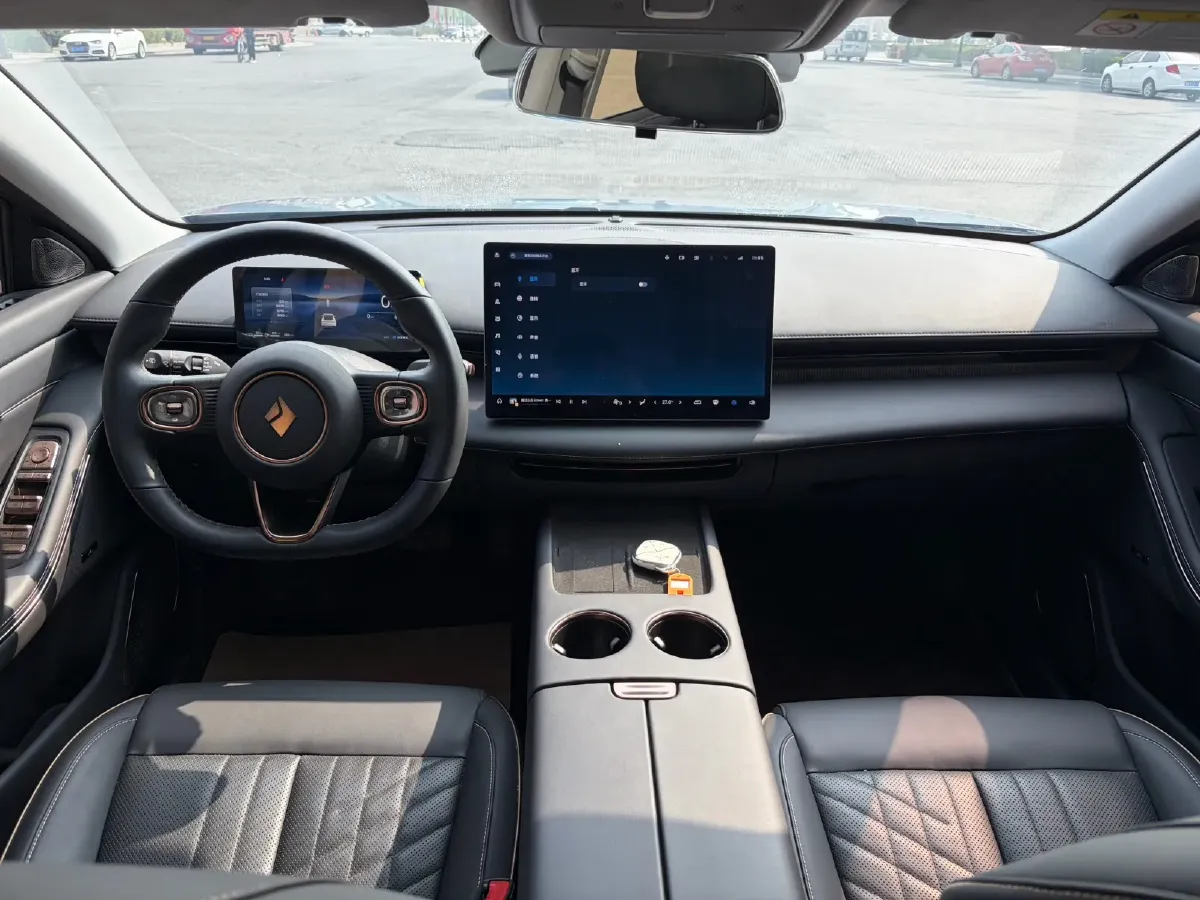 2025 BaoJun XiangJing 1.5T 143HP L4 1DHT PHEV,autocango,china used car exporter,china ev exporter,chinese used car exporter,chinese used ev exporter