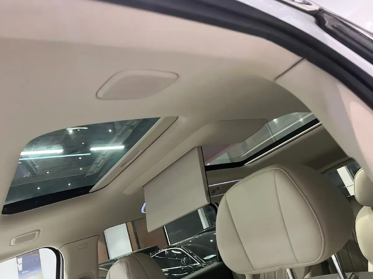 2025 Voyah Dream 1.5T 150HP L4 PHEV 41.7KWH,autocango,china used car exporter,china ev exporter,chinese used car exporter,chinese used ev exporter