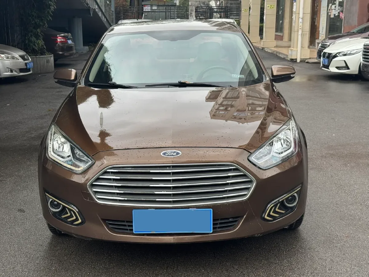 2017 Ford Escort 1.5L 113HP L4 6AT,autocango,china used car exporter,china ev exporter,chinese used car exporter,chinese used ev exporter