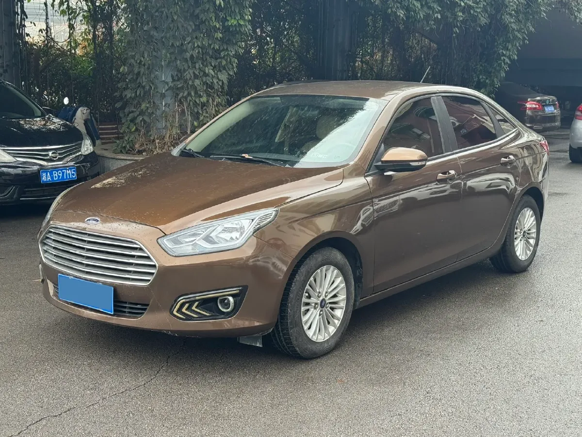 2017 Ford Escort 1.5L 113HP L4 6AT,autocango,china used car exporter,china ev exporter,chinese used car exporter,chinese used ev exporter