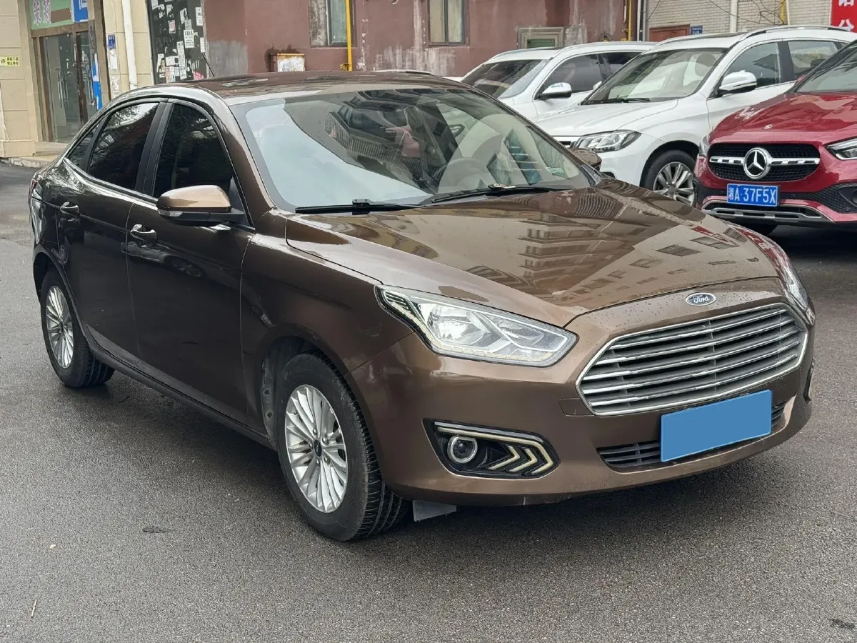 2017 Ford Escort 1.5L 113HP L4 6AT,autocango,china used car exporter,china ev exporter,chinese used car exporter,chinese used ev exporter