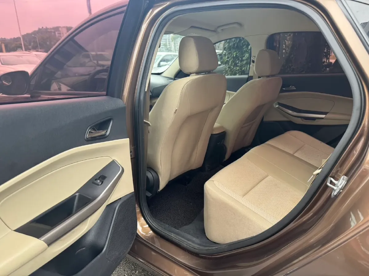 2017 Ford Escort 1.5L 113HP L4 6AT,autocango,china used car exporter,china ev exporter,chinese used car exporter,chinese used ev exporter