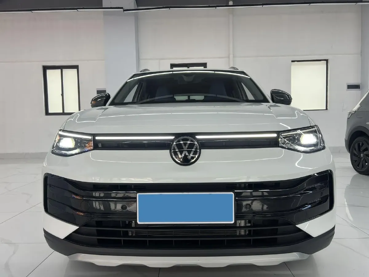 2023 Volkswagen Tharu 2.0T 186HP L4 7DCT,autocango,china used car exporter,china ev exporter,chinese used car exporter,chinese used ev exporter