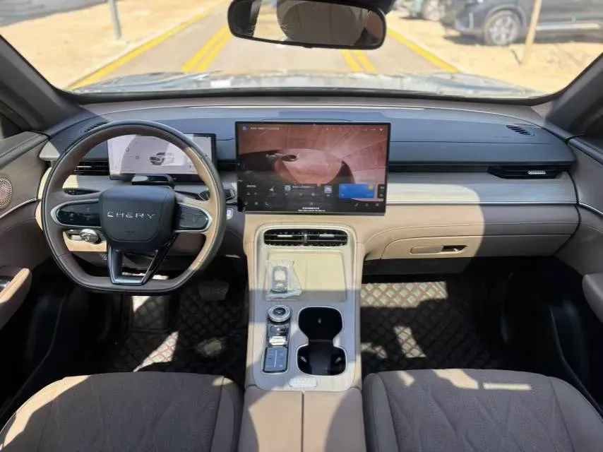 2025 Chery Tiggo 8 Plus 1.6T 197HP L4 7DCT,autocango,china used car exporter,china ev exporter,chinese used car exporter,chinese used ev exporter