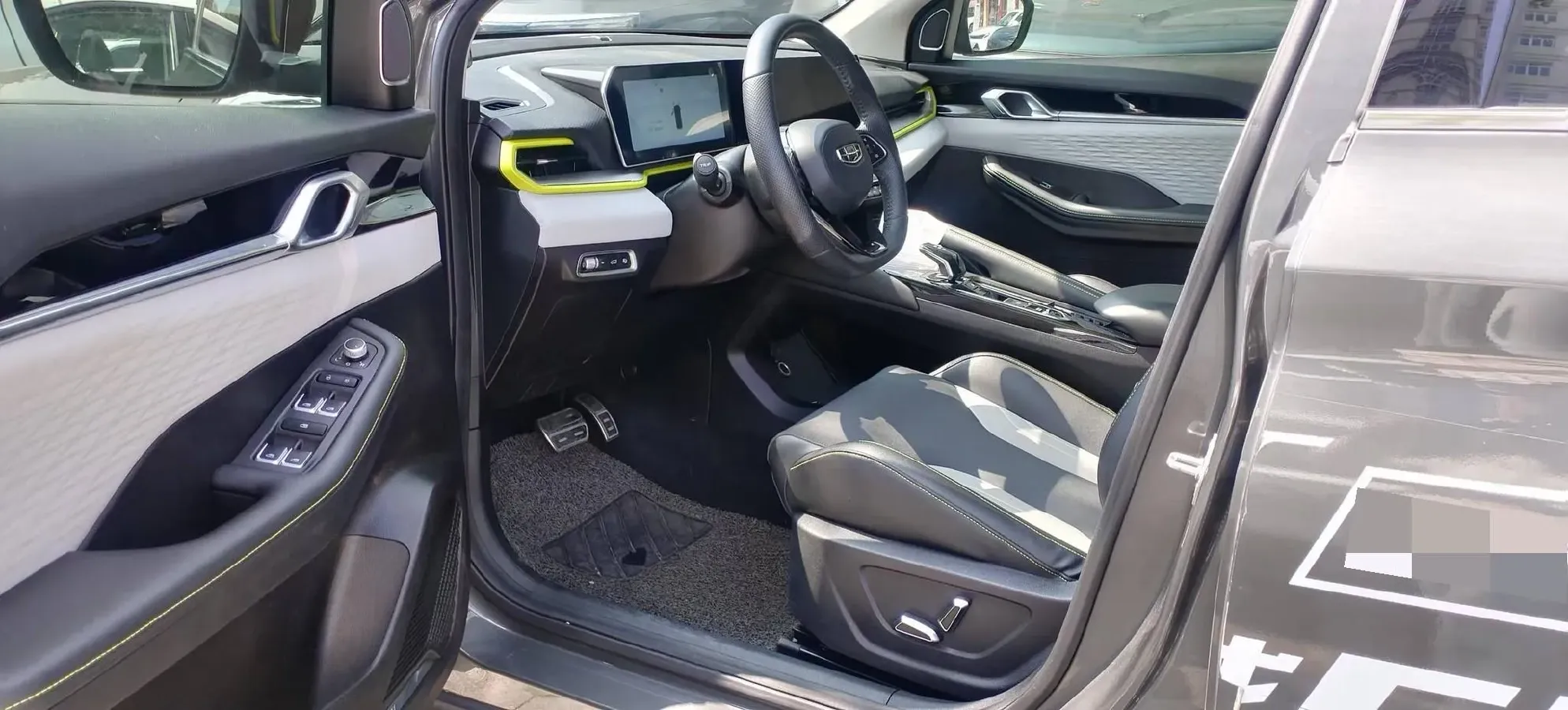 2022 Geely Coolray 1.5T 181HP L4 7DCT,autocango,china used car exporter,china ev exporter,chinese used car exporter,chinese used ev exporter