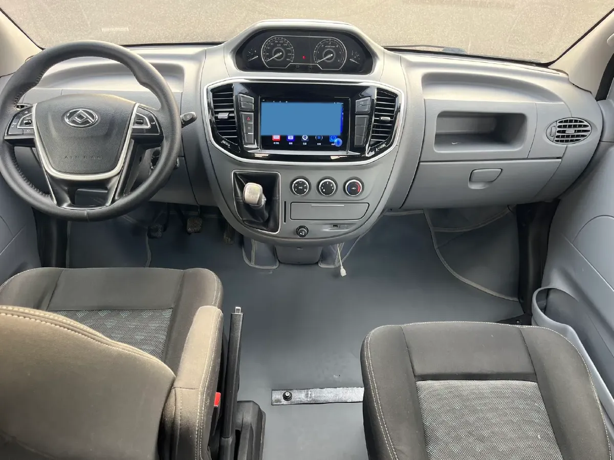 2019 MAXUS XinTu V80 2.0T 139HP L4 6MT,autocango,china used car exporter,china ev exporter,chinese used car exporter,chinese used ev exporter