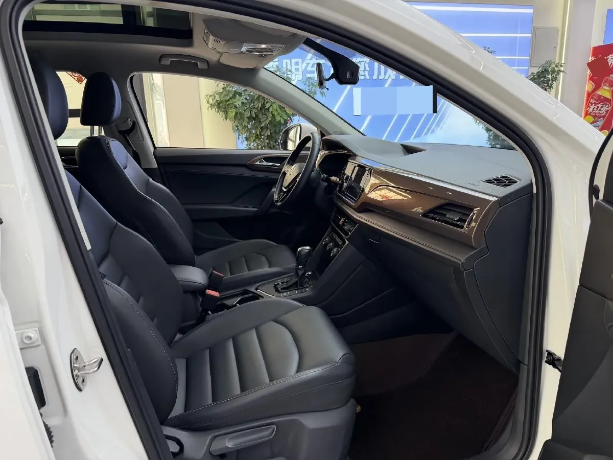 2019 MINI MINI 1.5T 102HP L3 7DCT,autocango,china used car exporter,china ev exporter,chinese used car exporter,chinese used ev exporter