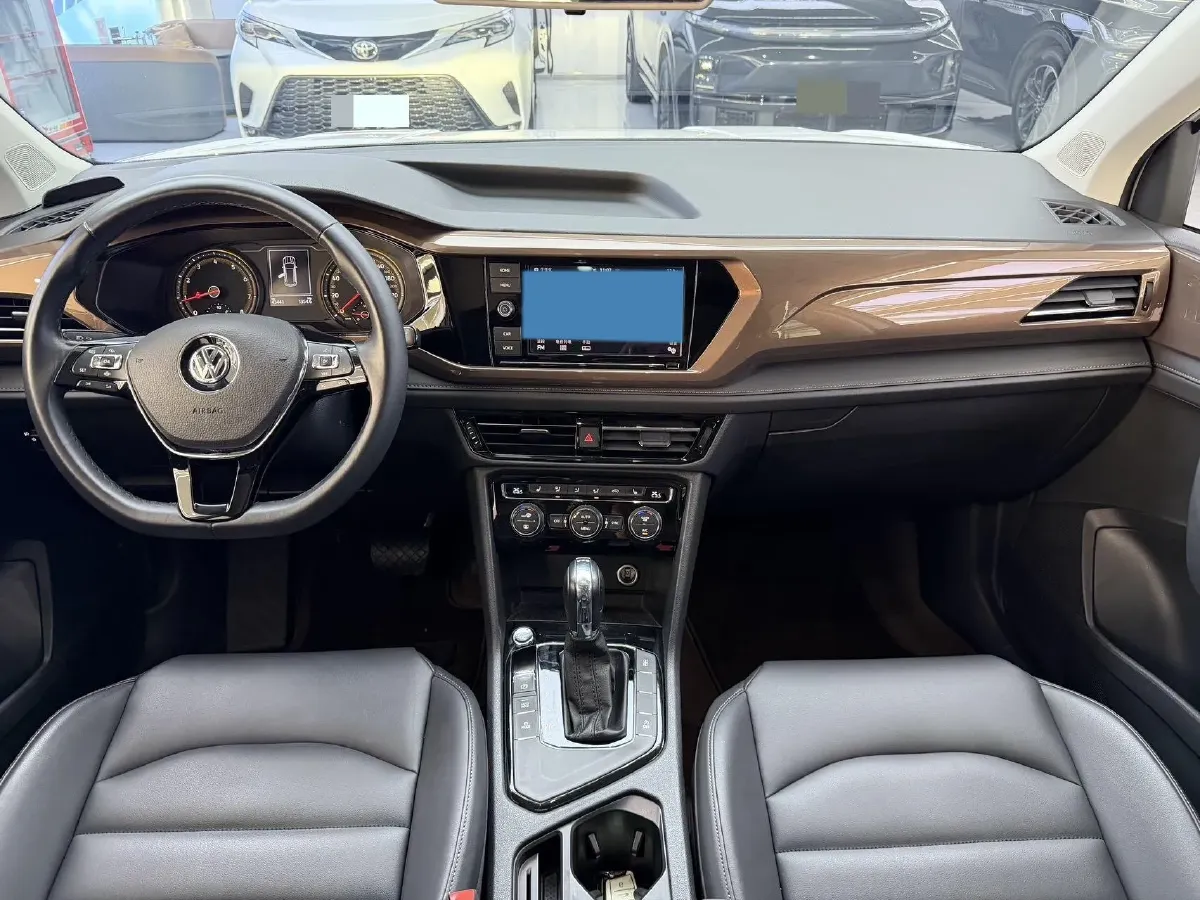 2019 MINI MINI 1.5T 102HP L3 7DCT,autocango,china used car exporter,china ev exporter,chinese used car exporter,chinese used ev exporter