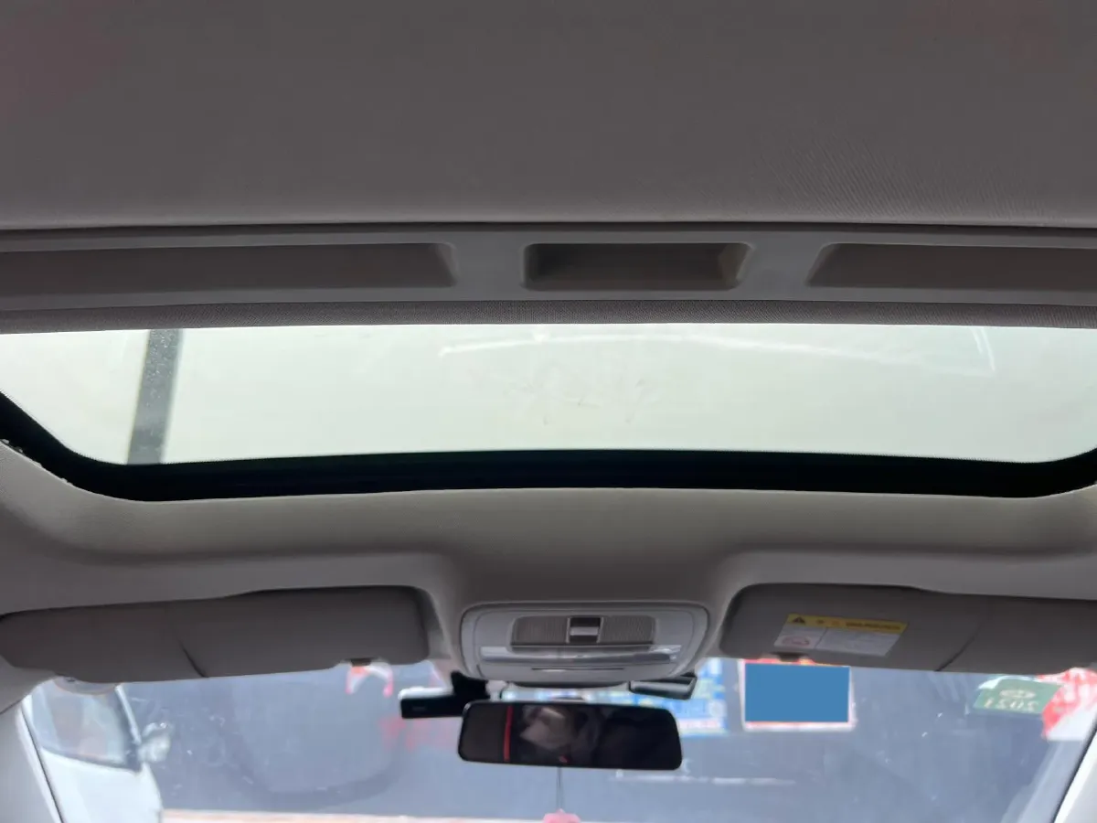 2019 Roewe i5 1.5T 169HP L4 7DCT,autocango,china used car exporter,china ev exporter,chinese used car exporter,chinese used ev exporter