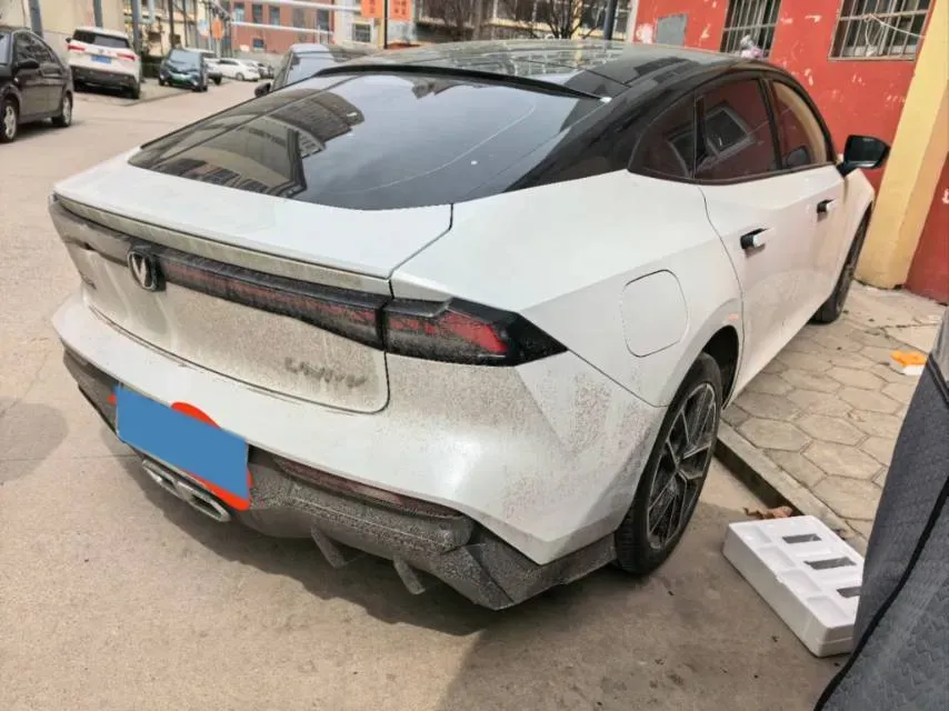 2024 ChangAn UNI-V iDD 1.5L 110HP L4 E-CVT PHEV 18.99KWH,autocango,china used car exporter,china ev exporter,chinese used car exporter,chinese used ev exporter