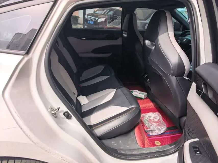 2024 ChangAn UNI-V iDD 1.5L 110HP L4 E-CVT PHEV 18.99KWH,autocango,china used car exporter,china ev exporter,chinese used car exporter,chinese used ev exporter