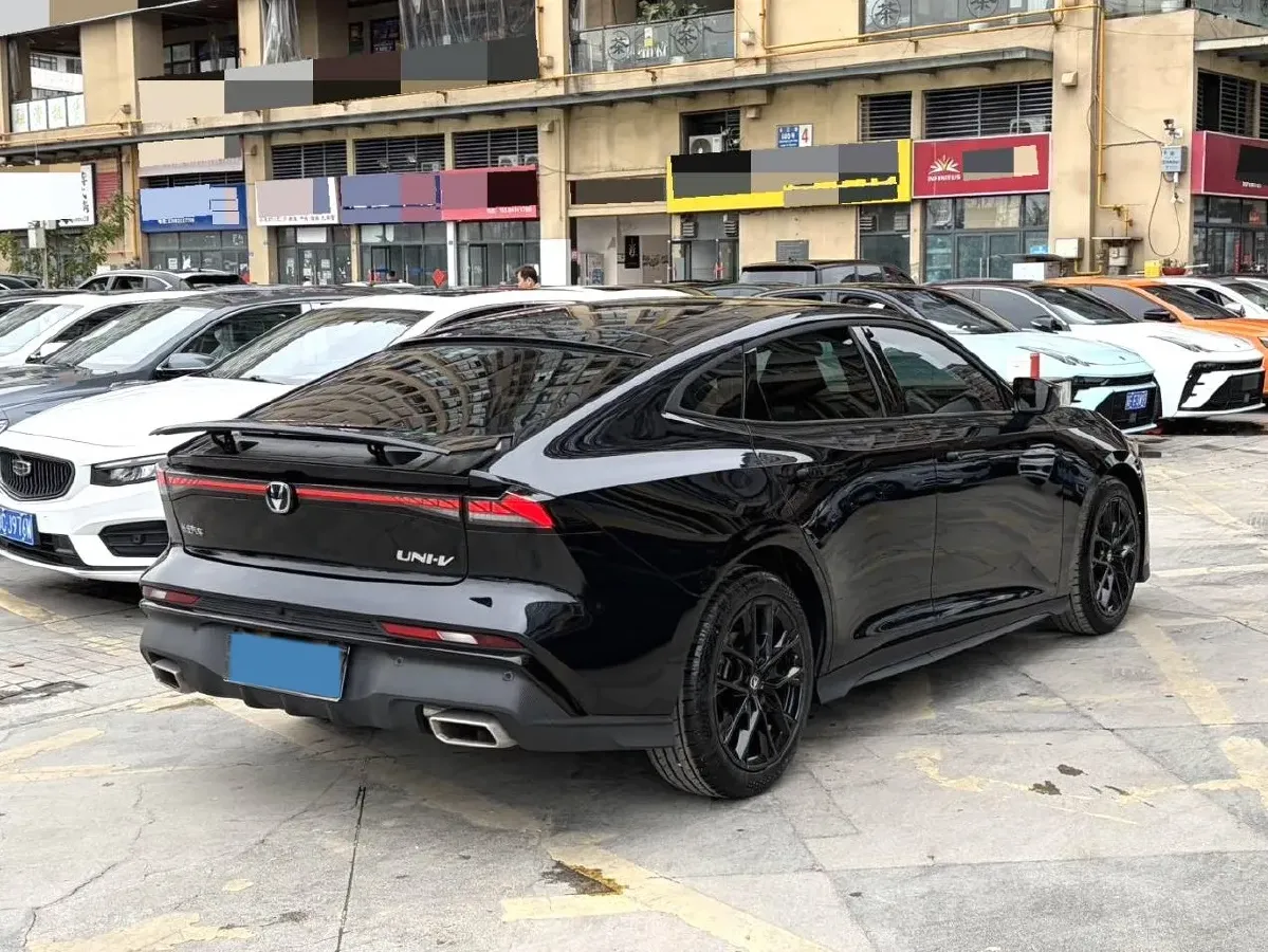 2024 ChangAn UNI-V 1.5T 188HP L4 7DCT,autocango,china used car exporter,china ev exporter,chinese used car exporter,chinese used ev exporter