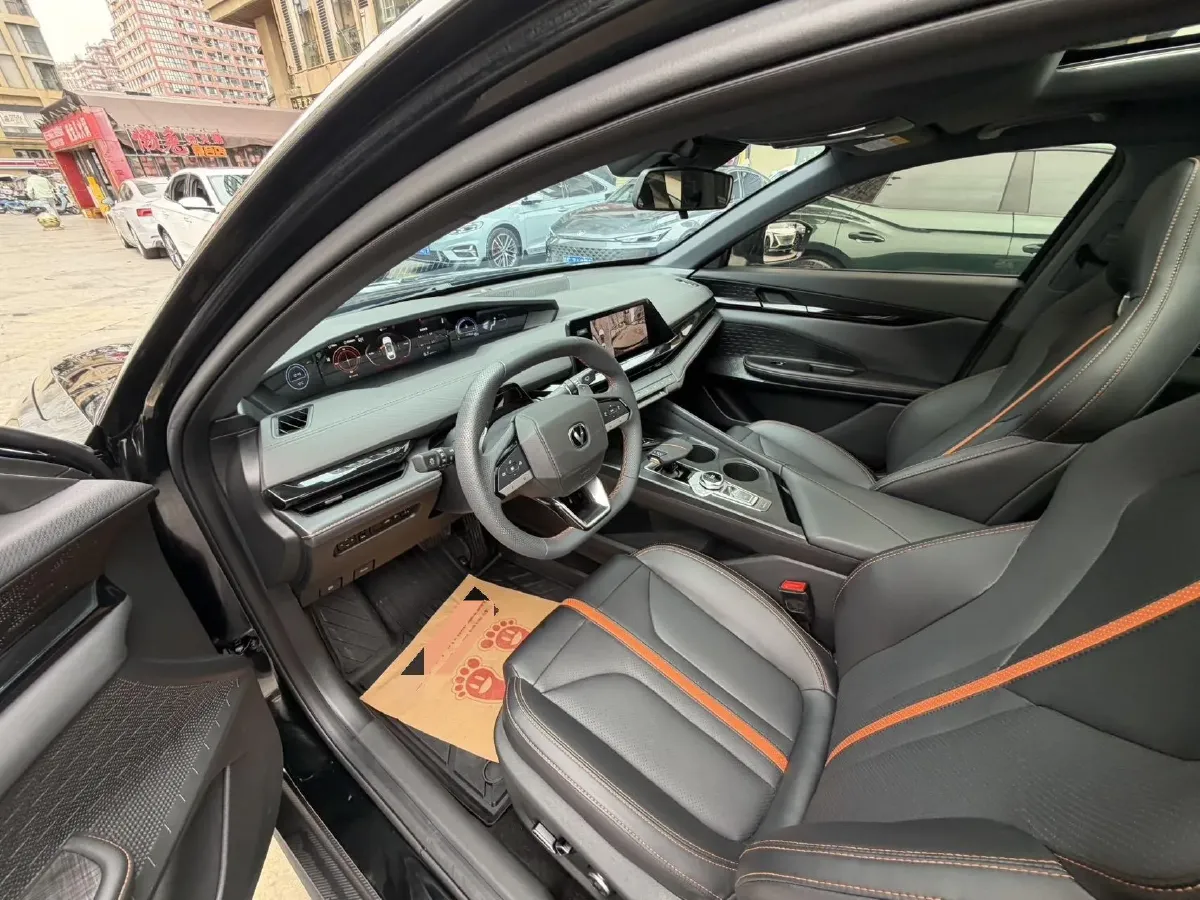 2024 ChangAn UNI-V 1.5T 188HP L4 7DCT,autocango,china used car exporter,china ev exporter,chinese used car exporter,chinese used ev exporter