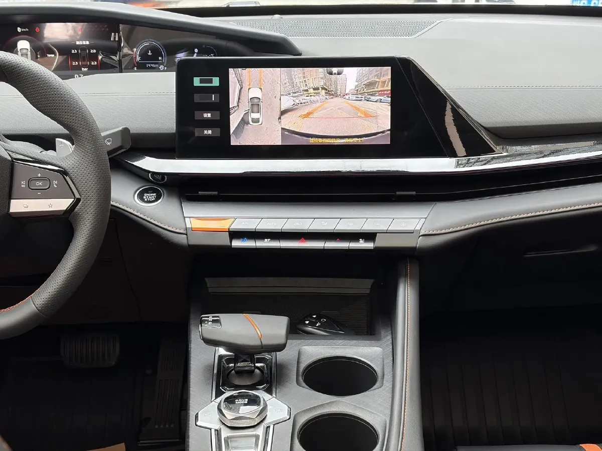 2024 ChangAn UNI-V 1.5T 188HP L4 7DCT,autocango,china used car exporter,china ev exporter,chinese used car exporter,chinese used ev exporter