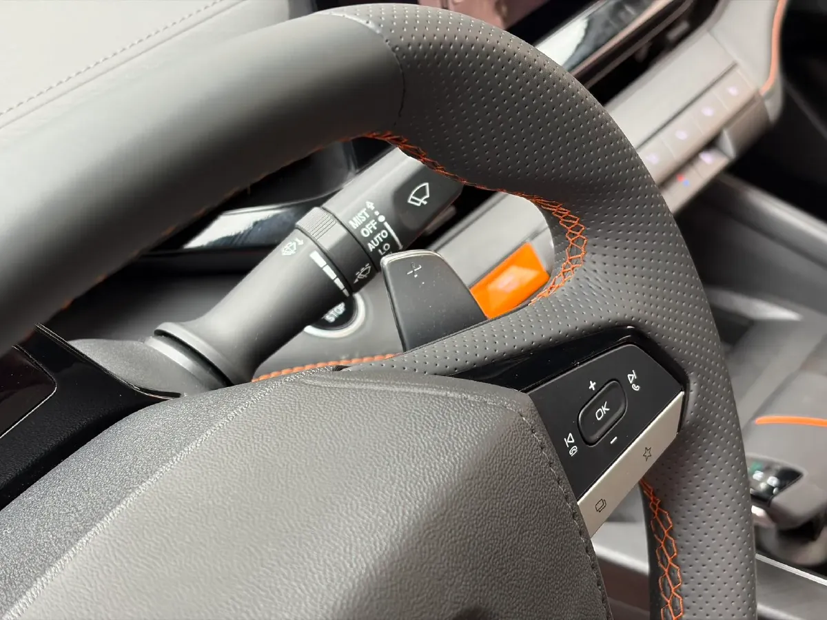 2024 ChangAn UNI-V 1.5T 188HP L4 7DCT,autocango,china used car exporter,china ev exporter,chinese used car exporter,chinese used ev exporter