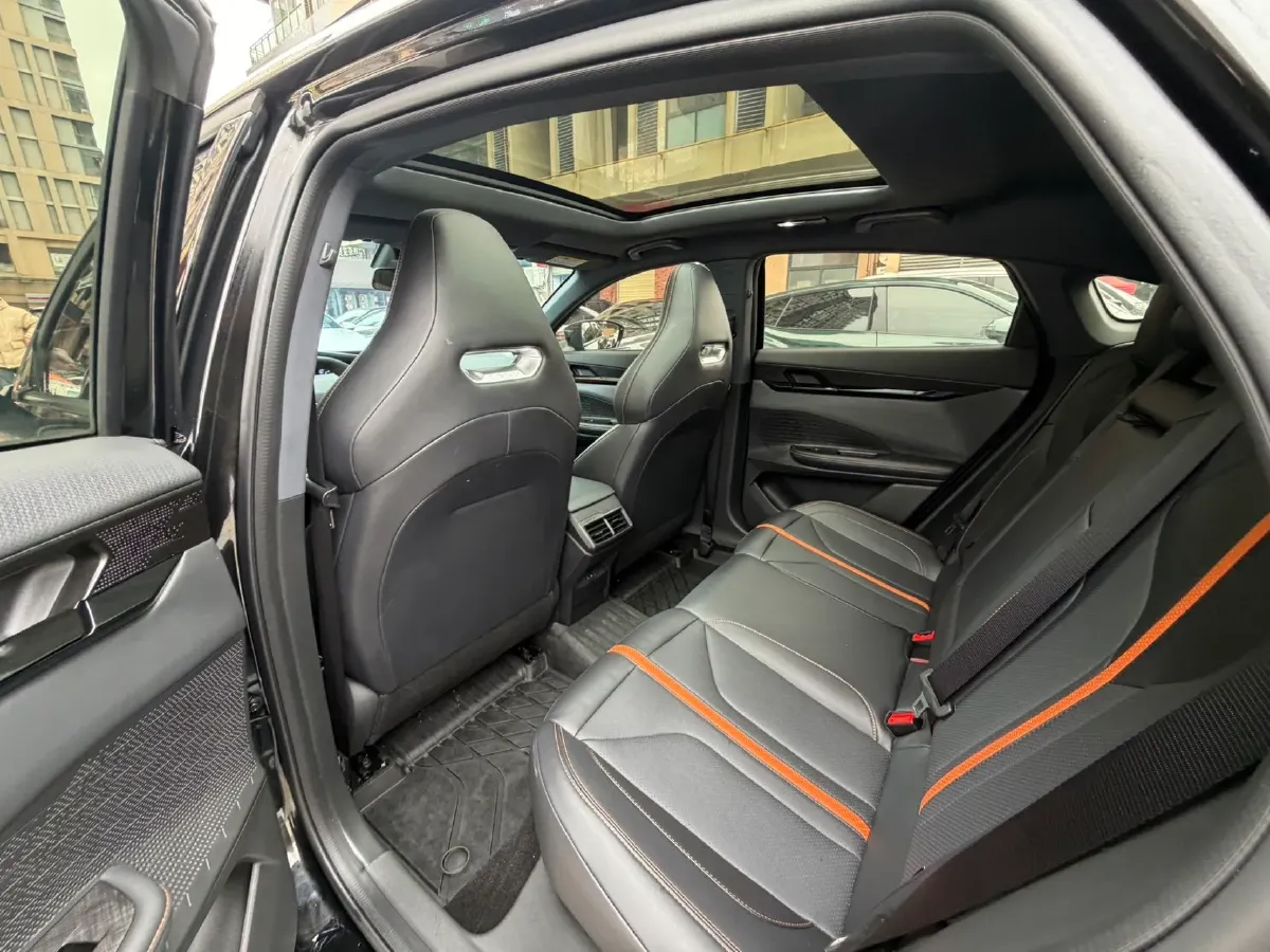 2024 ChangAn UNI-V 1.5T 188HP L4 7DCT,autocango,china used car exporter,china ev exporter,chinese used car exporter,chinese used ev exporter