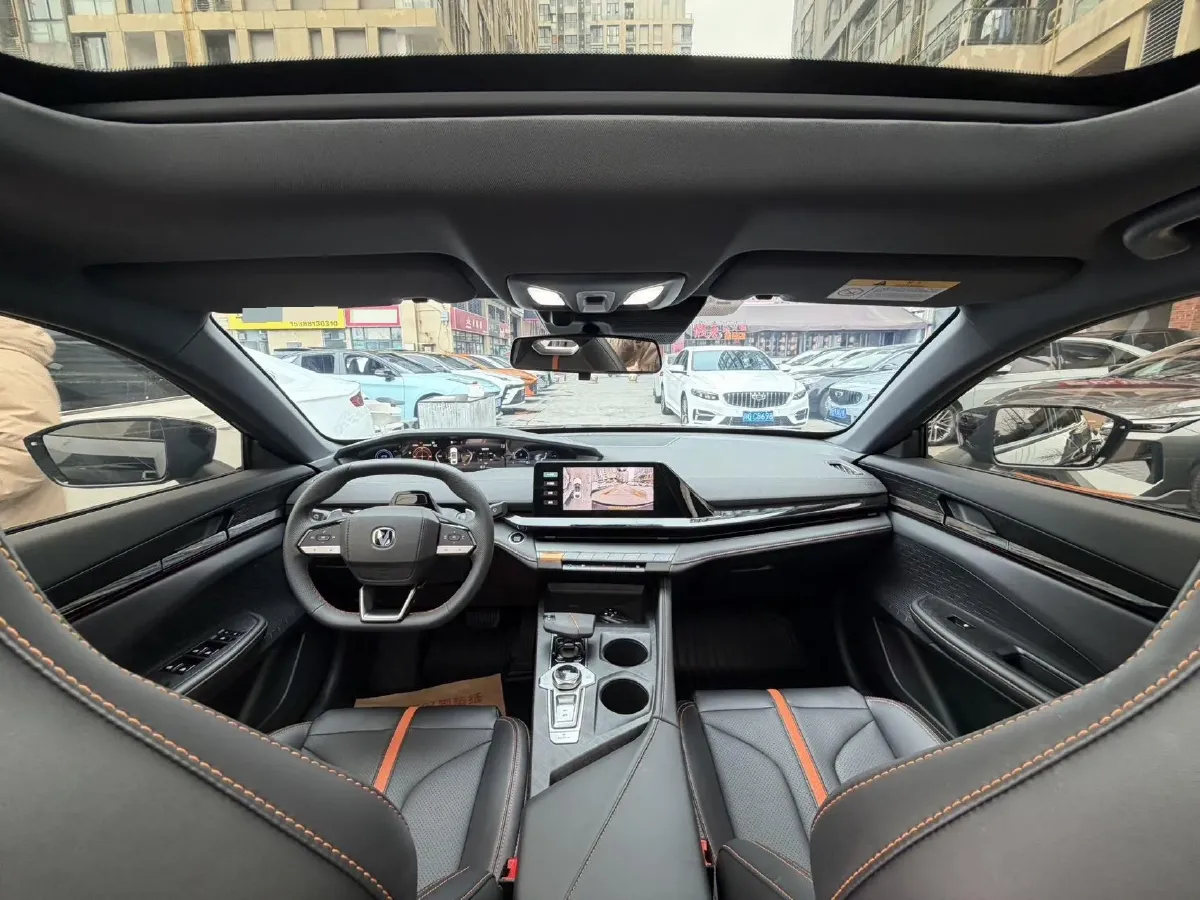 2024 ChangAn UNI-V 1.5T 188HP L4 7DCT,autocango,china used car exporter,china ev exporter,chinese used car exporter,chinese used ev exporter