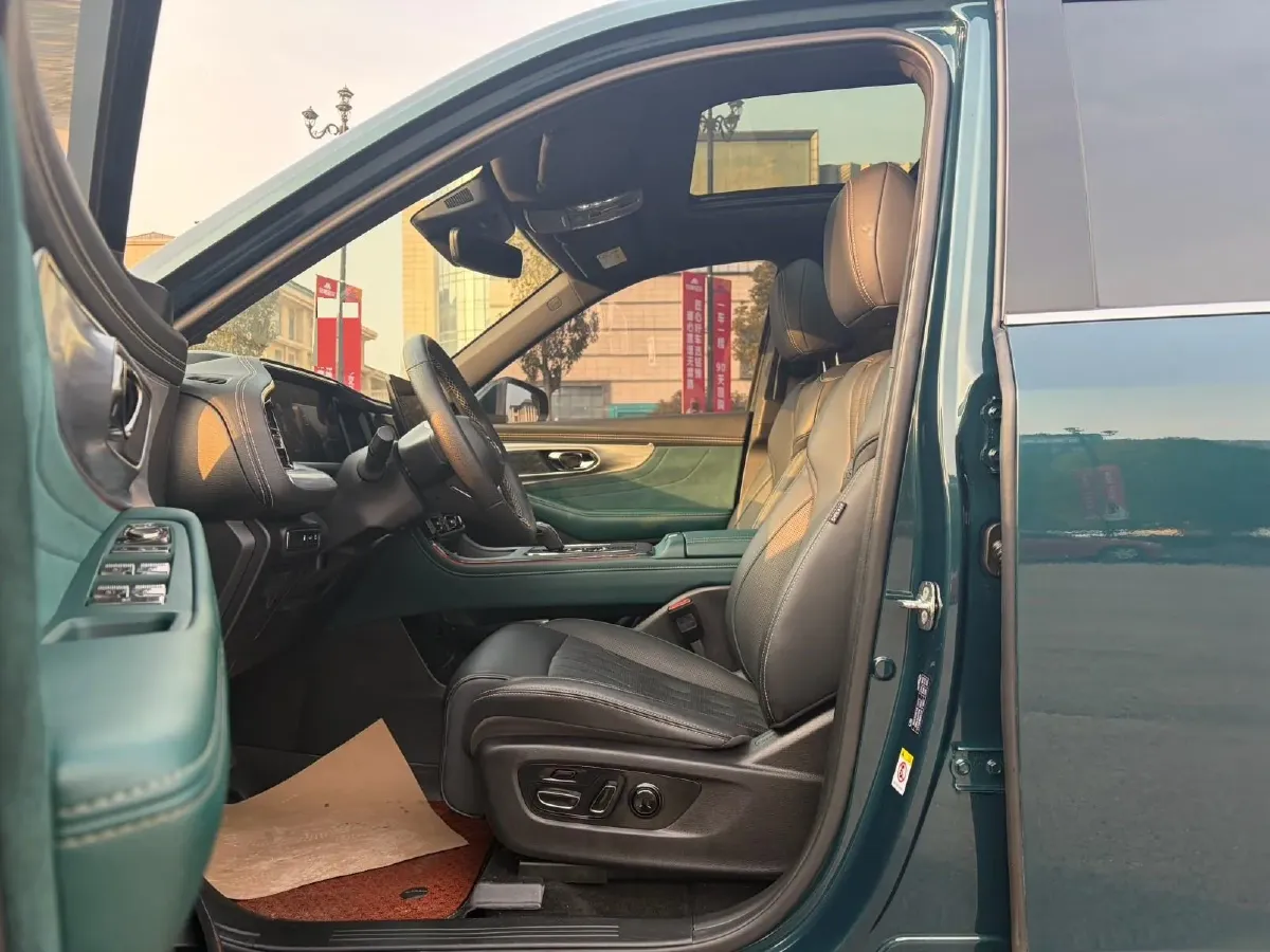 2022 GAC Trumpchi GS8 2.0T 190HP L4 E-CVT Hybrid,autocango,china used car exporter,china ev exporter,chinese used car exporter,chinese used ev exporter