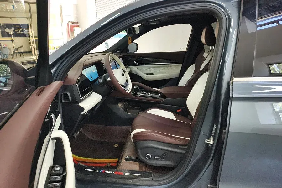 2021 Geely Monjaro 2.0T 218HP L4 7DCT,autocango,china used car exporter,china ev exporter,chinese used car exporter,chinese used ev exporter