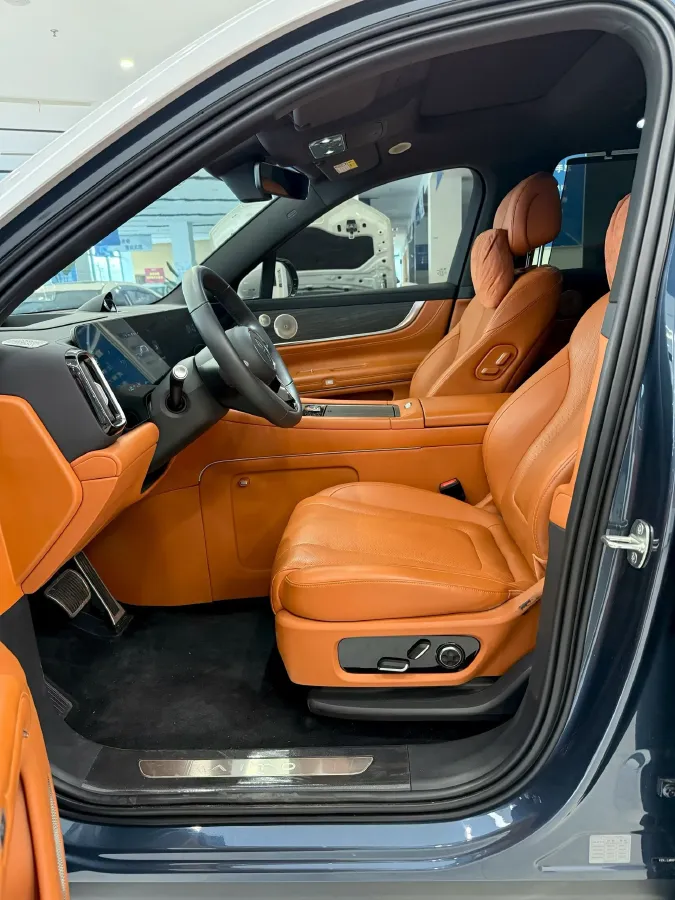 2024 AITO AITO M9 1.5T 152HP L4 REEV 42KWH,autocango,china used car exporter,china ev exporter,chinese used car exporter,chinese used ev exporter