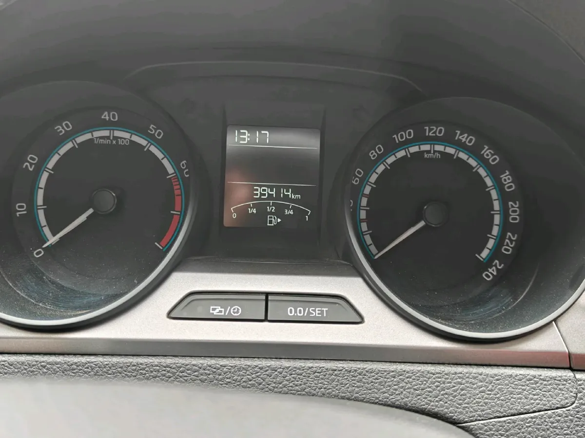 2020 Skoda Rapid 1.5L 112HP L4 5MT,autocango,china used car exporter,china ev exporter,chinese used car exporter,chinese used ev exporter