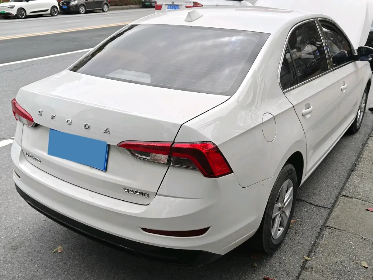 2020 Skoda Rapid 1.5L 112HP L4 5MT,autocango,china used car exporter,china ev exporter,chinese used car exporter,chinese used ev exporter