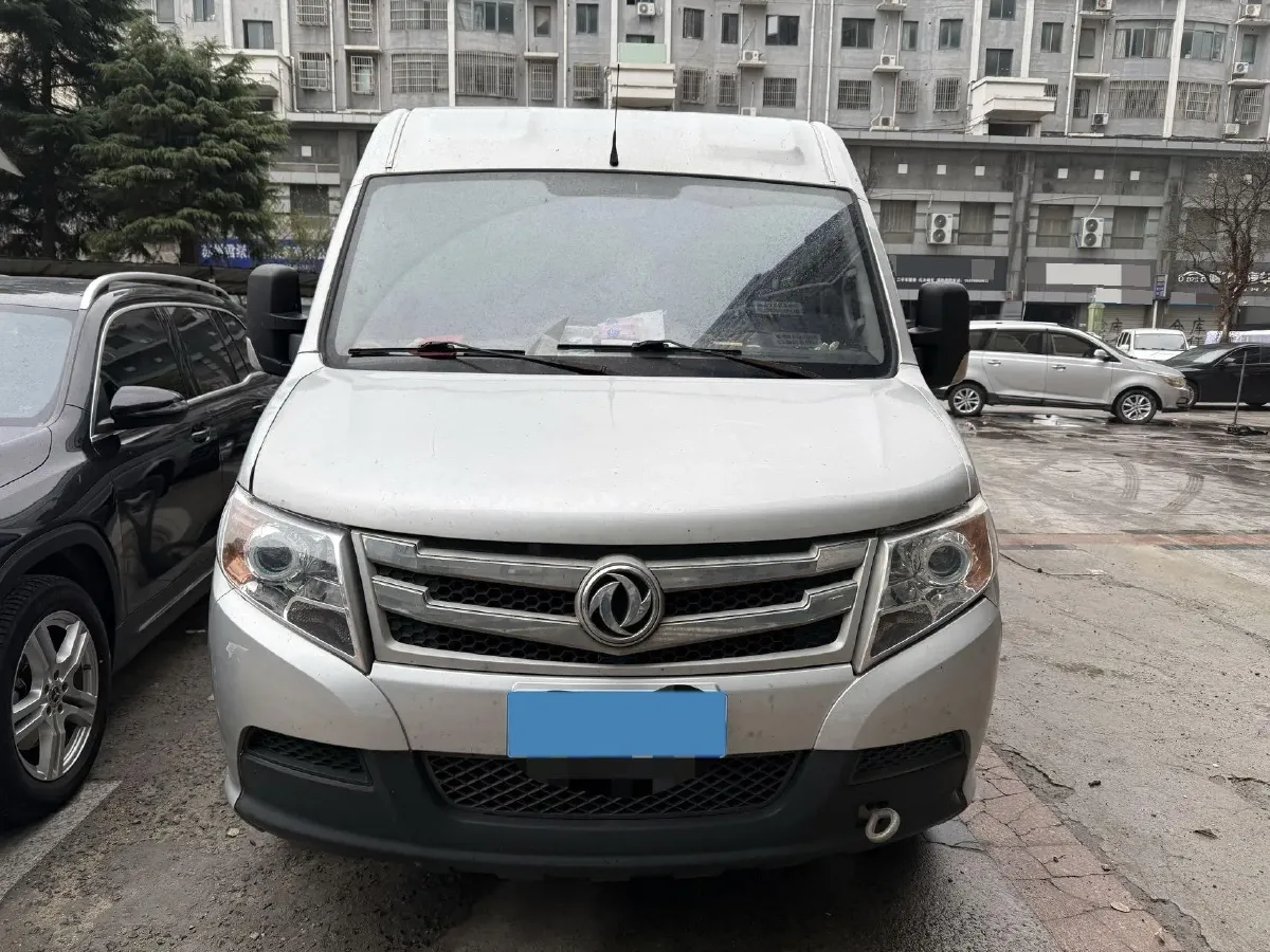 2019 MAXUS XinTu V80 2.5T 136HP L4 6MT,autocango,china used car exporter,china ev exporter,chinese used car exporter,chinese used ev exporter