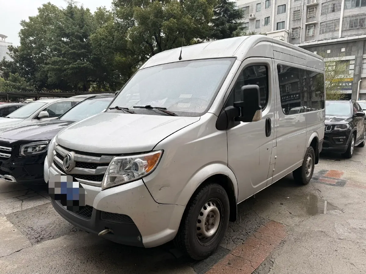 2019 MAXUS XinTu V80 2.5T 136HP L4 6MT,autocango,china used car exporter,china ev exporter,chinese used car exporter,chinese used ev exporter