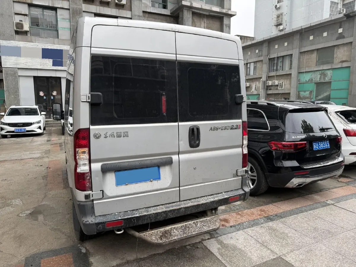 2019 MAXUS XinTu V80 2.5T 136HP L4 6MT,autocango,china used car exporter,china ev exporter,chinese used car exporter,chinese used ev exporter