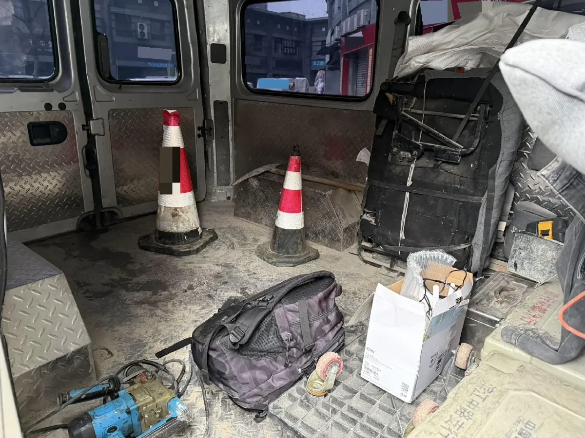 2019 MAXUS XinTu V80 2.5T 136HP L4 6MT,autocango,china used car exporter,china ev exporter,chinese used car exporter,chinese used ev exporter