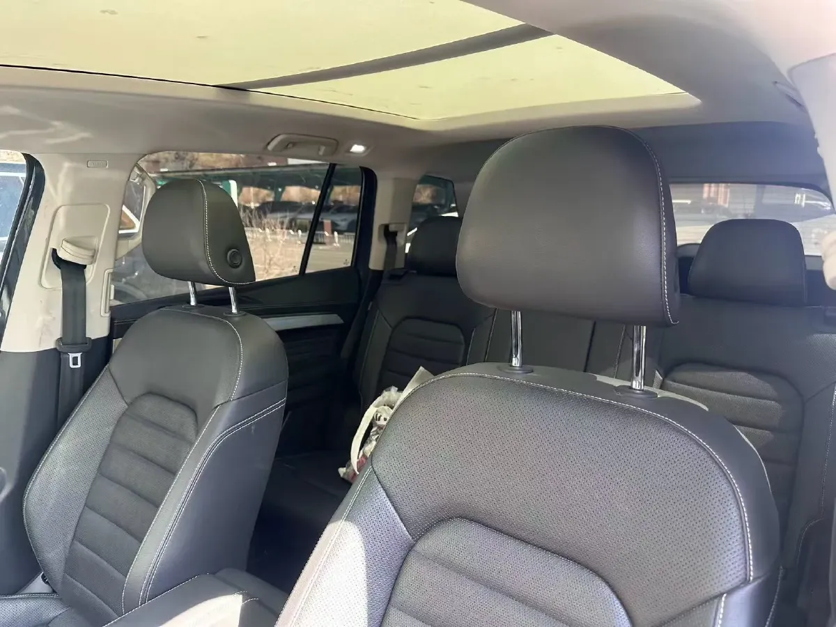 2022 Volkswagen Talagon 2.0T 220HP L4 7DCT,autocango,china used car exporter,china ev exporter,chinese used car exporter,chinese used ev exporter