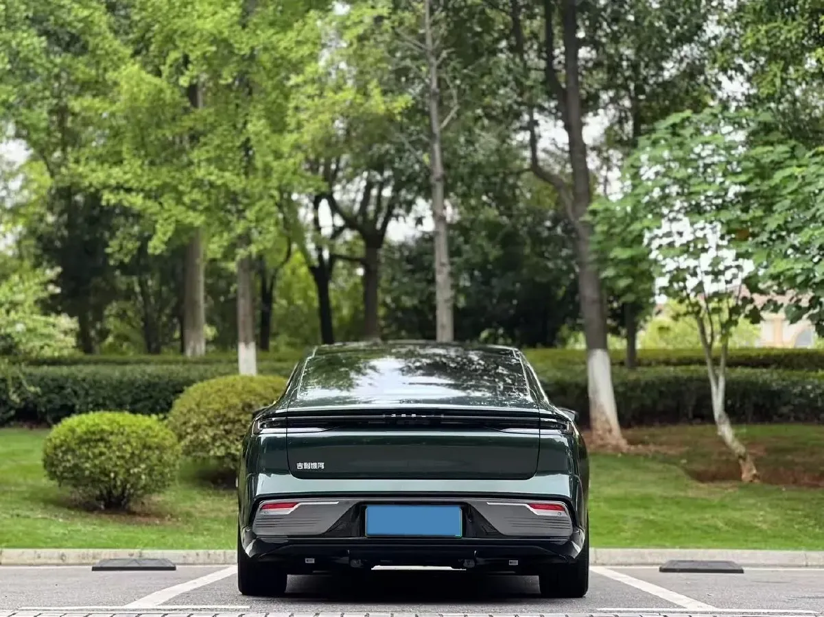 2025 Geely Galaxy Starshine 8 1.5T 163HP L4 3DHT PHEV 27.69KWH,autocango,china used car exporter,china ev exporter,chinese used car exporter,chinese used ev exporter