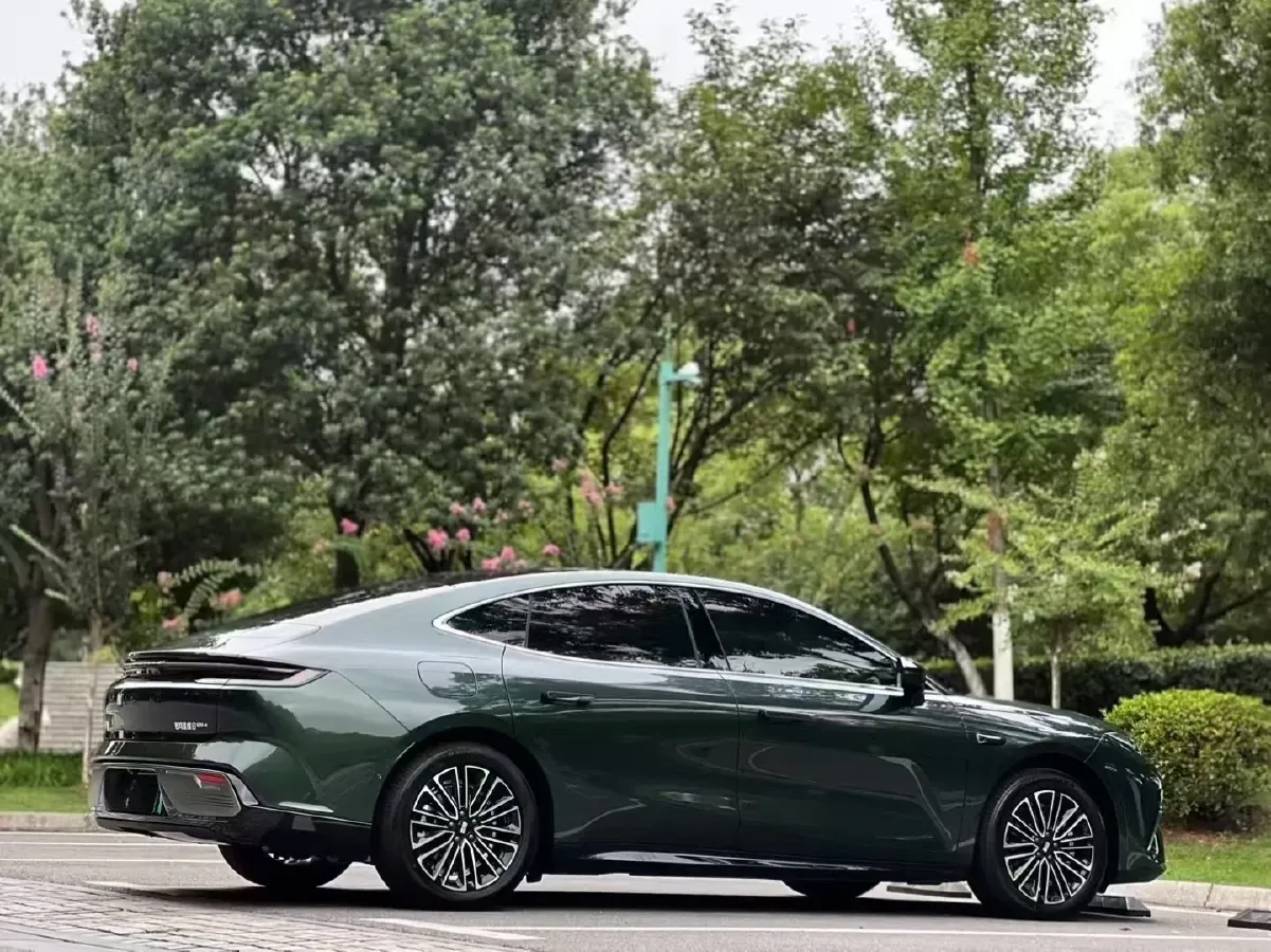 2025 Geely Galaxy Starshine 8 1.5T 163HP L4 3DHT PHEV 27.69KWH,autocango,china used car exporter,china ev exporter,chinese used car exporter,chinese used ev exporter