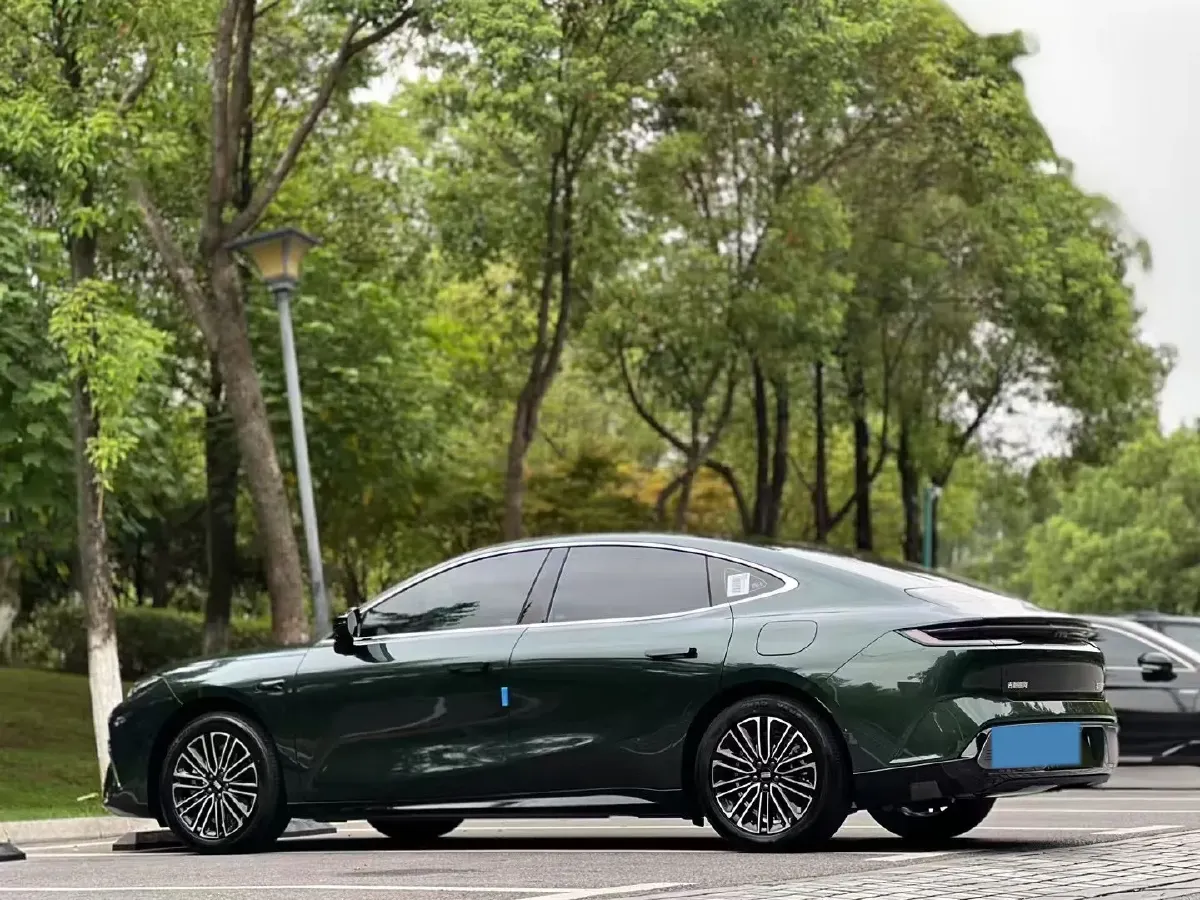 2025 Geely Galaxy Starshine 8 1.5T 163HP L4 3DHT PHEV 27.69KWH,autocango,china used car exporter,china ev exporter,chinese used car exporter,chinese used ev exporter