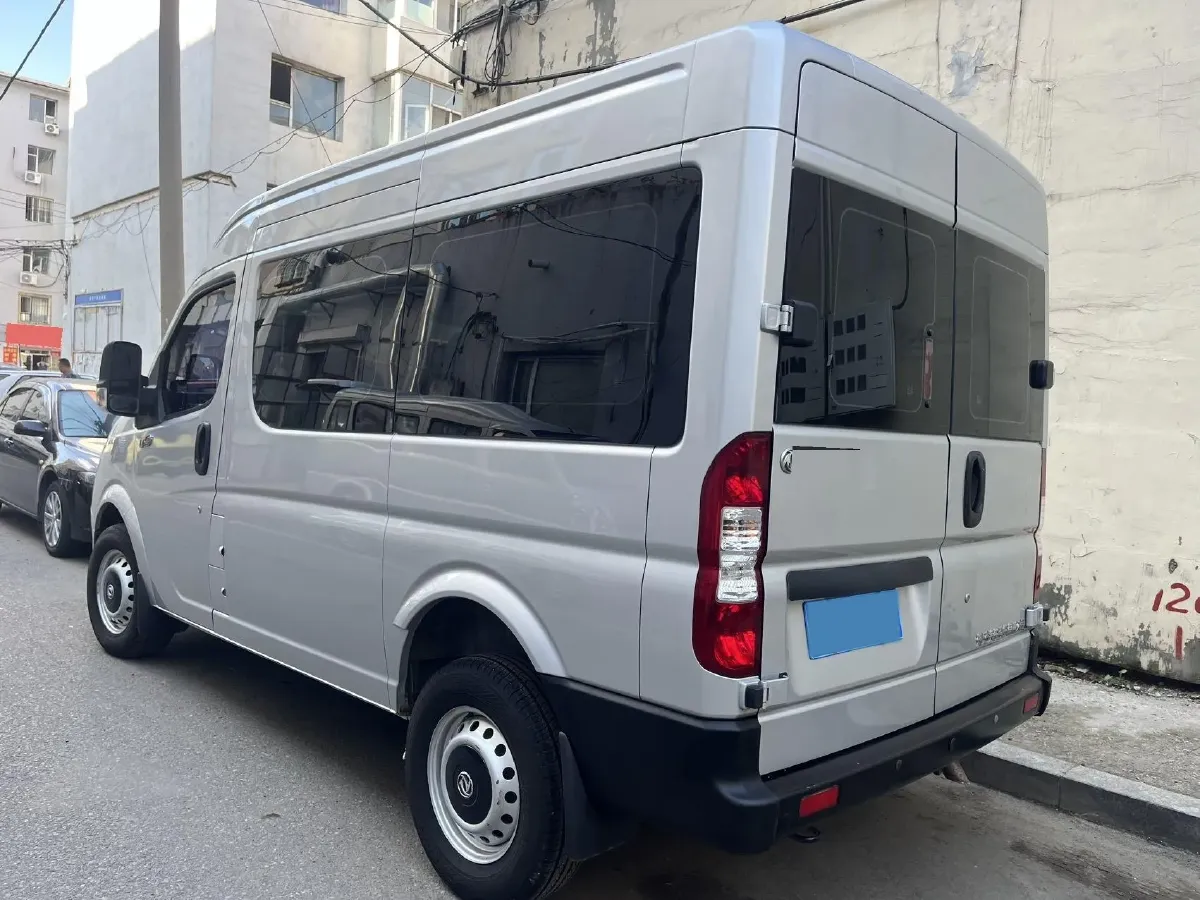 2019 JMC YuHu 5 2.0T 142HP L4 6MT,autocango,china used car exporter,china ev exporter,chinese used car exporter,chinese used ev exporter