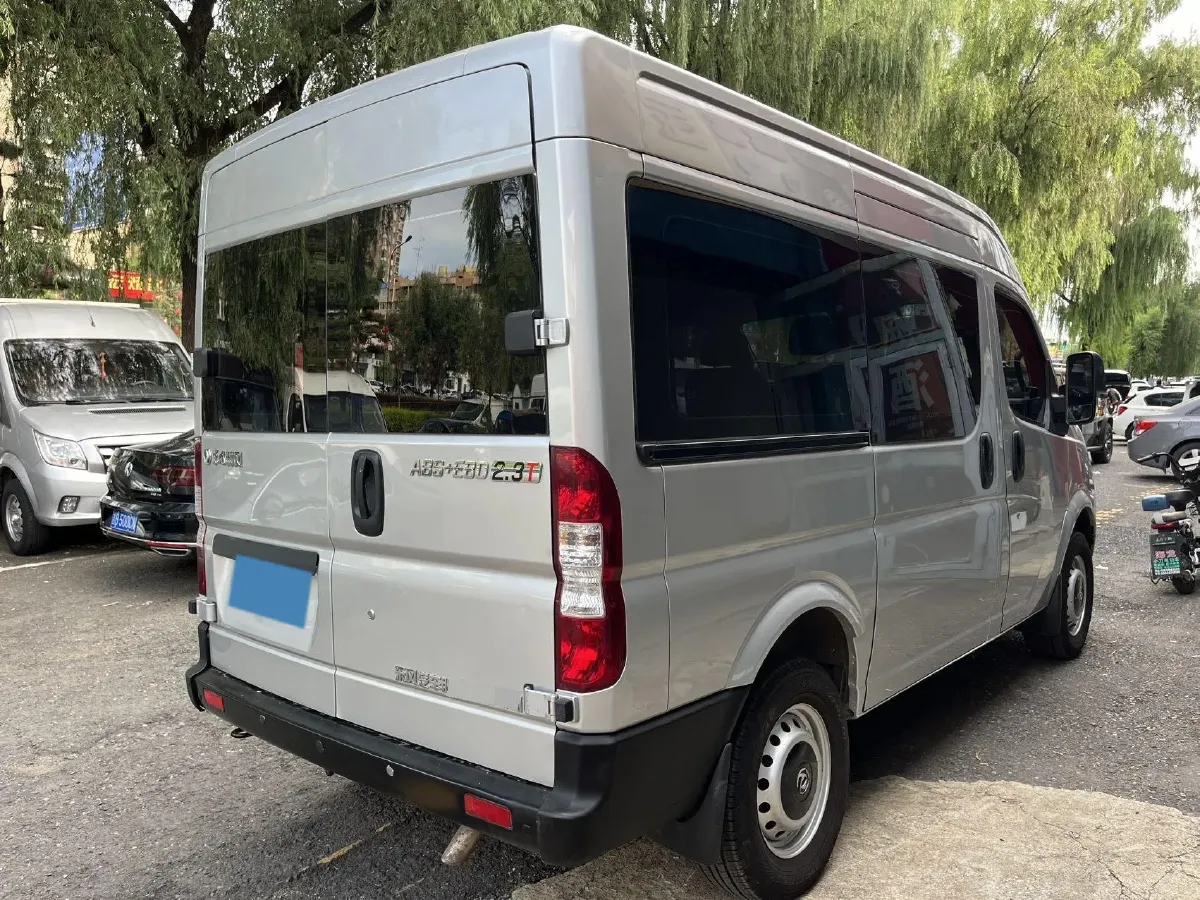 2019 JMC YuHu 5 2.0T 142HP L4 6MT,autocango,china used car exporter,china ev exporter,chinese used car exporter,chinese used ev exporter