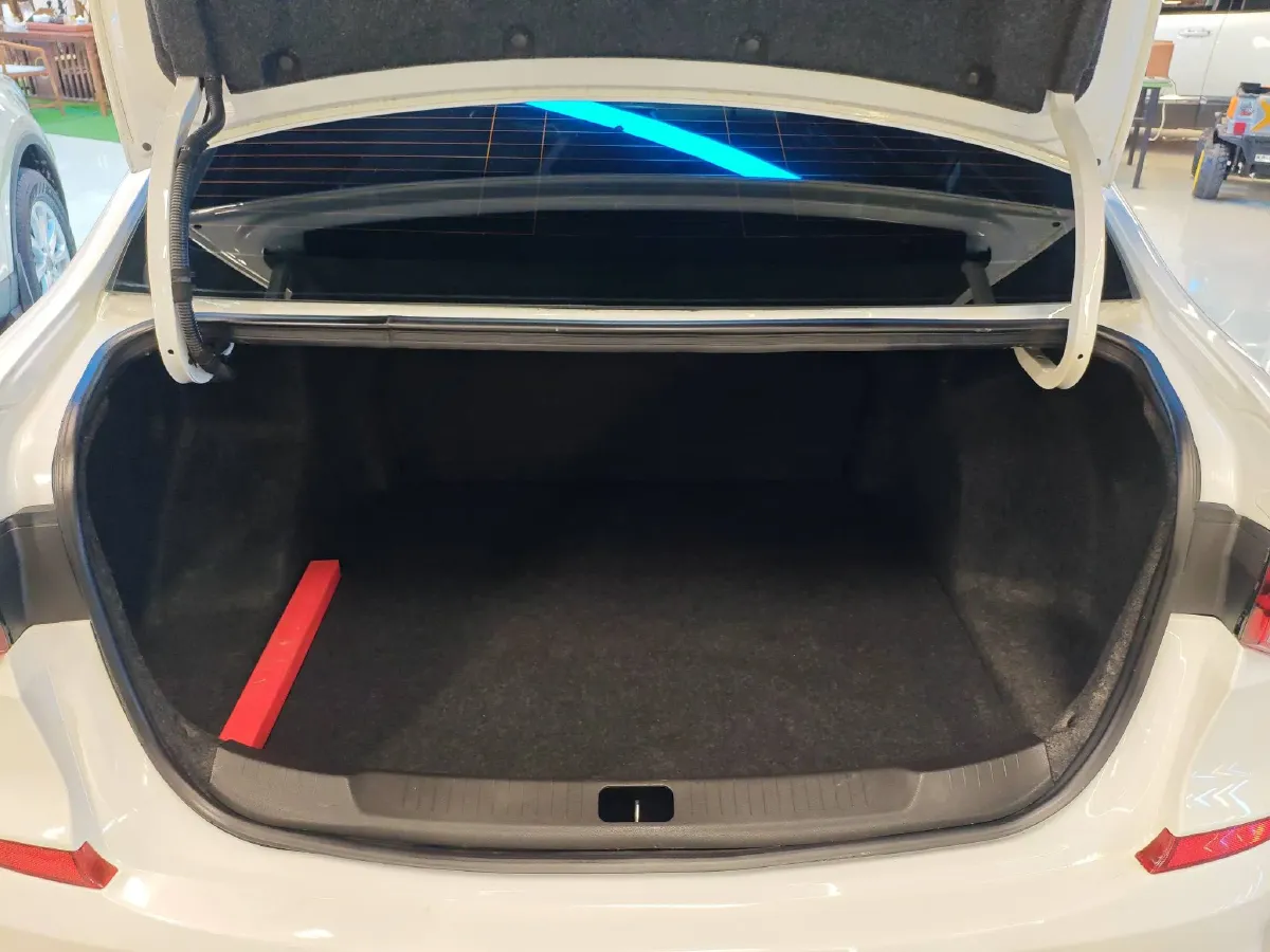 2022 Chevrolet Monza 1.5L 113HP L4 6AT,autocango,china used car exporter,china ev exporter,chinese used car exporter,chinese used ev exporter