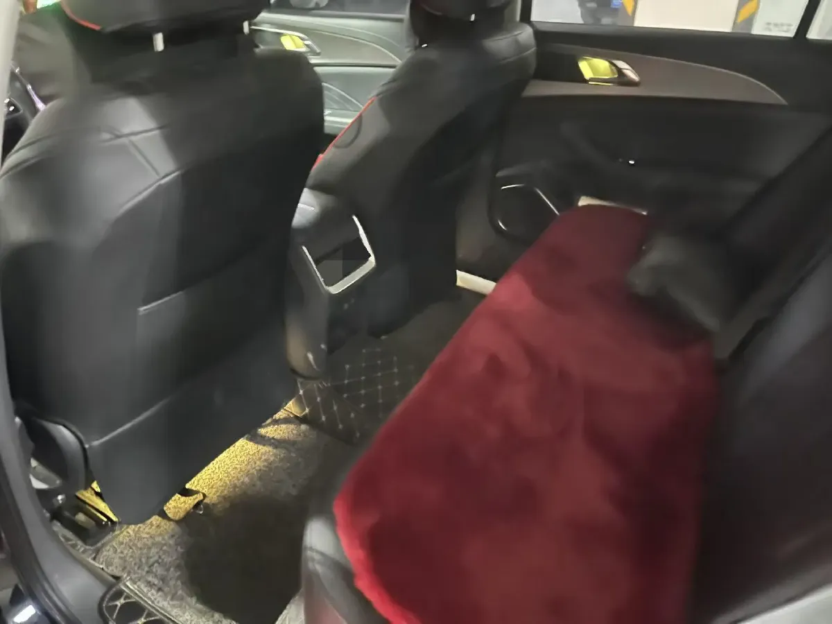 2023 HongQi H5 2.0T 224HP L4 8AT,autocango,china used car exporter,china ev exporter,chinese used car exporter,chinese used ev exporter