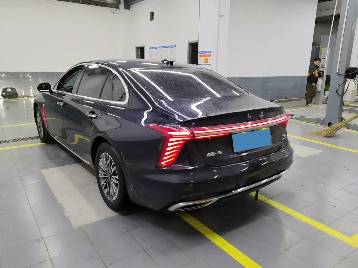2023 HongQi H5 2.0T 224HP L4 8AT,autocango,china used car exporter,china ev exporter,chinese used car exporter,chinese used ev exporter
