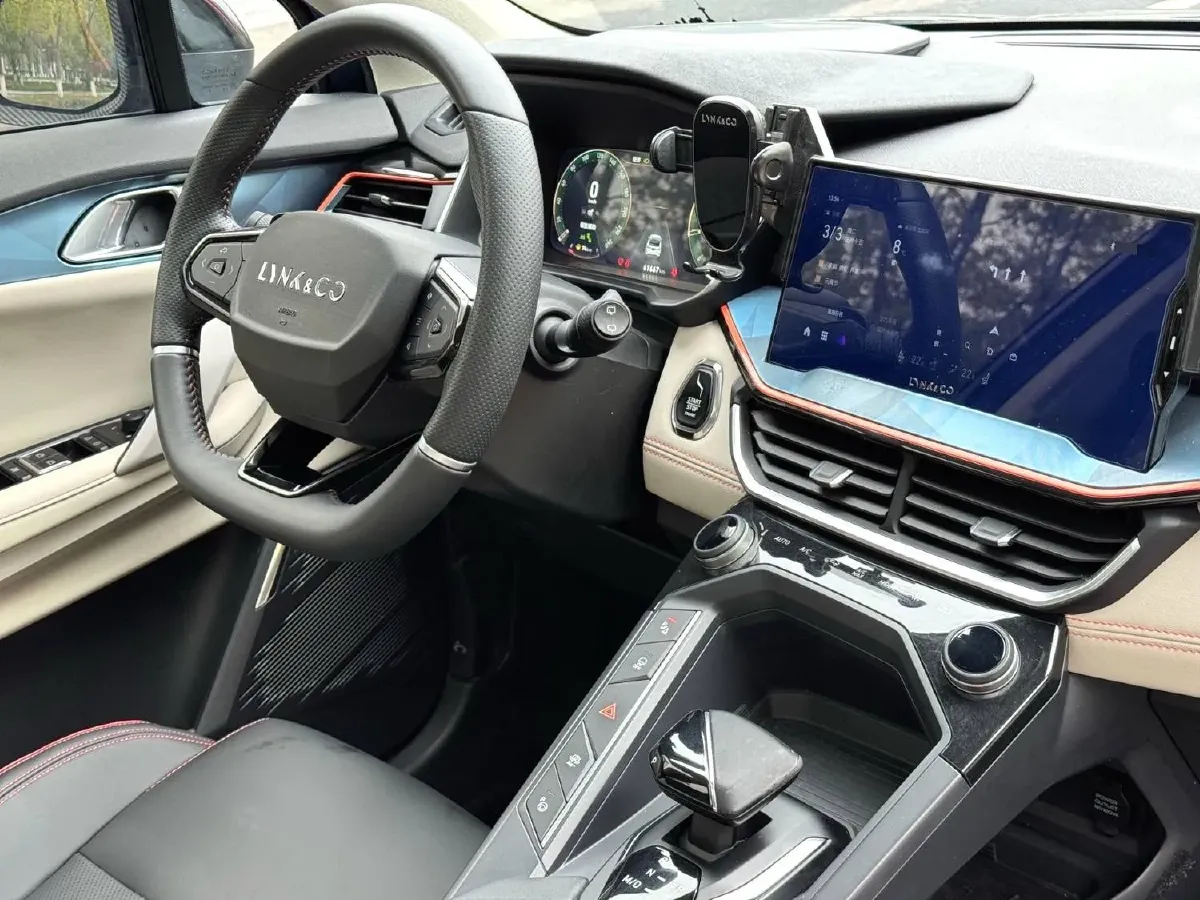 2020 LYNK&CO 06 1.5T 177HP L3 7DCT,autocango,china used car exporter,china ev exporter,chinese used car exporter,chinese used ev exporter