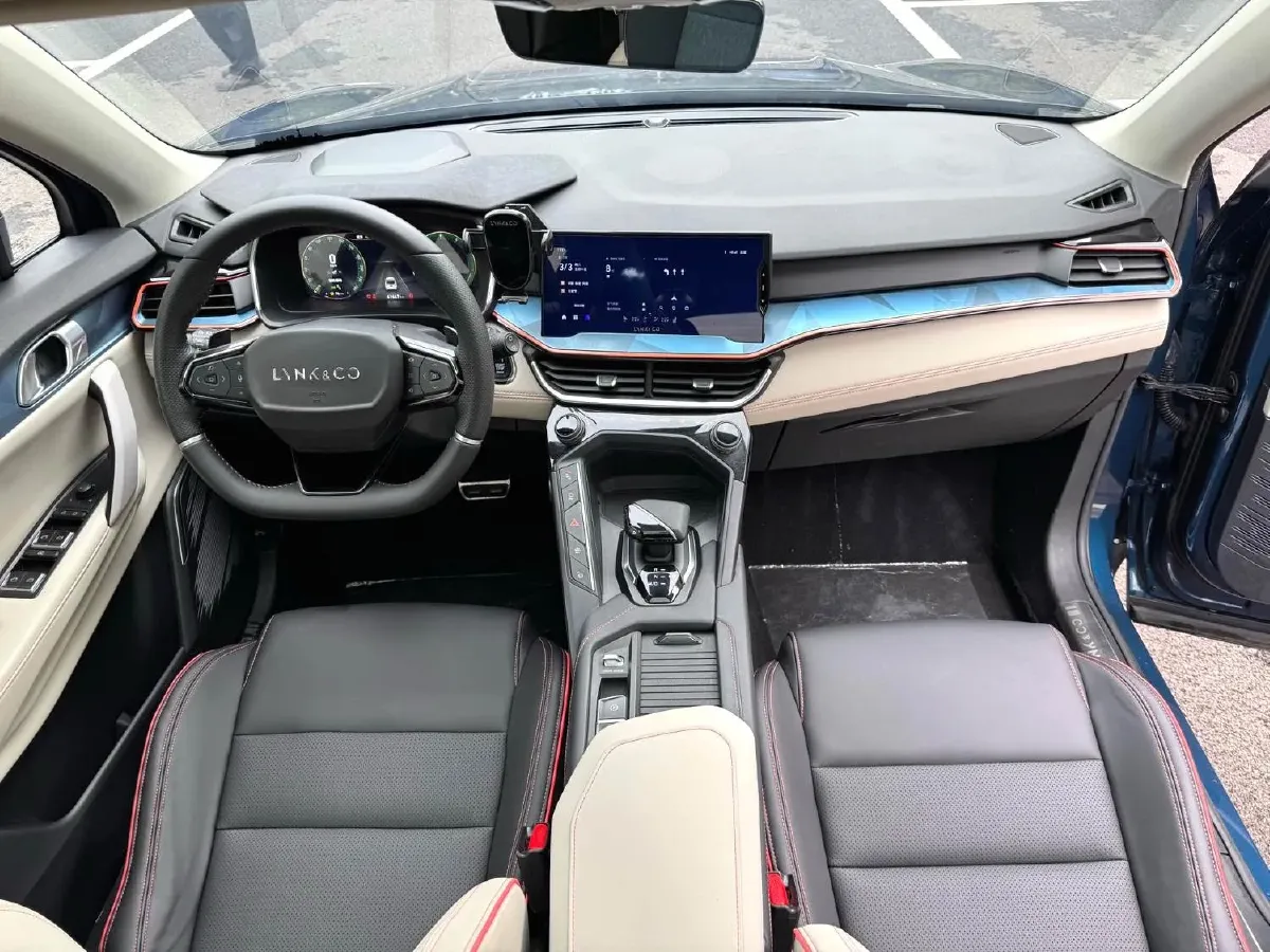 2020 LYNK&CO 06 1.5T 177HP L3 7DCT,autocango,china used car exporter,china ev exporter,chinese used car exporter,chinese used ev exporter