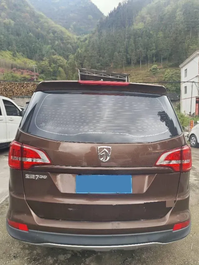 2016 BaoJun 730 1.5L 112HP L4 5MT,autocango,china used car exporter,china ev exporter,chinese used car exporter,chinese used ev exporter