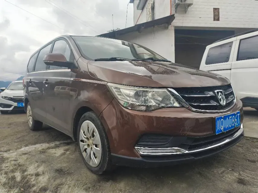 2016 BaoJun 730 1.5L 112HP L4 5MT,autocango,china used car exporter,china ev exporter,chinese used car exporter,chinese used ev exporter