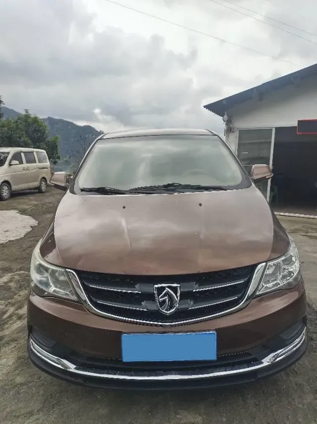2016 BaoJun 730 1.5L 112HP L4 5MT,autocango,china used car exporter,china ev exporter,chinese used car exporter,chinese used ev exporter