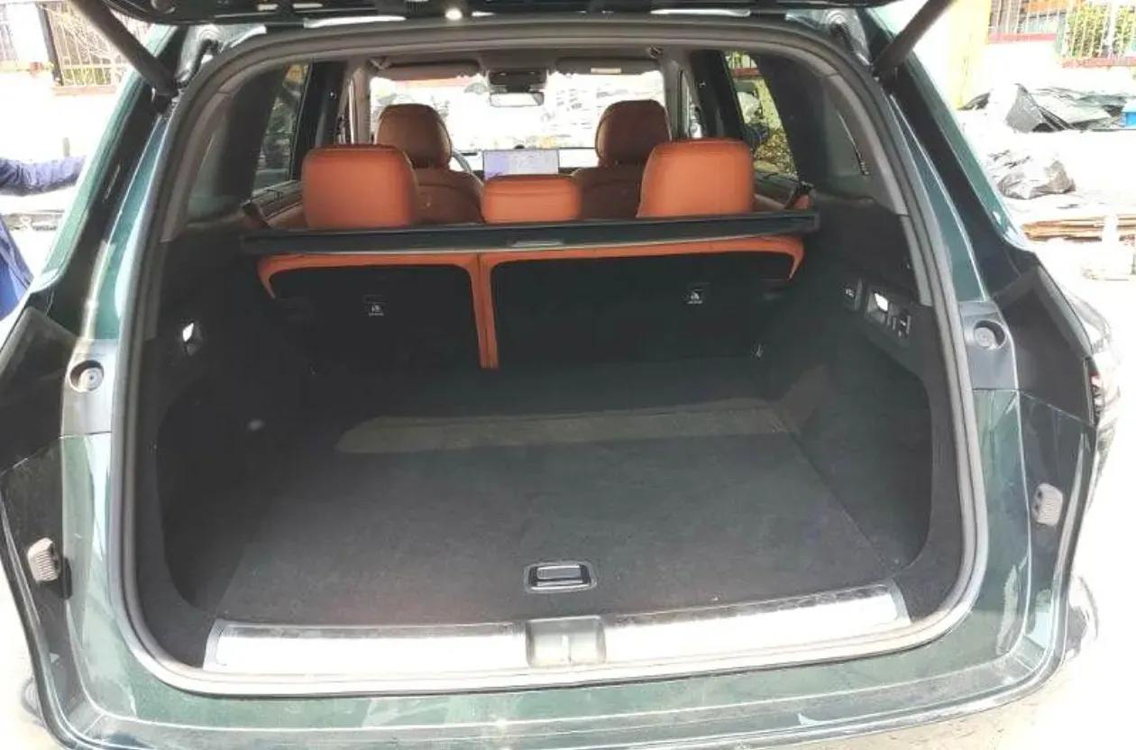 2026 AITO AITO M7 REEV 160HP REEV,autocango,china used car exporter,china ev exporter,chinese used car exporter,chinese used ev exporter