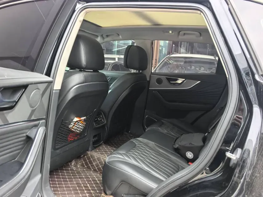 2023 HongQi HS5 2.0T 252HP L4 8AT,autocango,china used car exporter,china ev exporter,chinese used car exporter,chinese used ev exporter