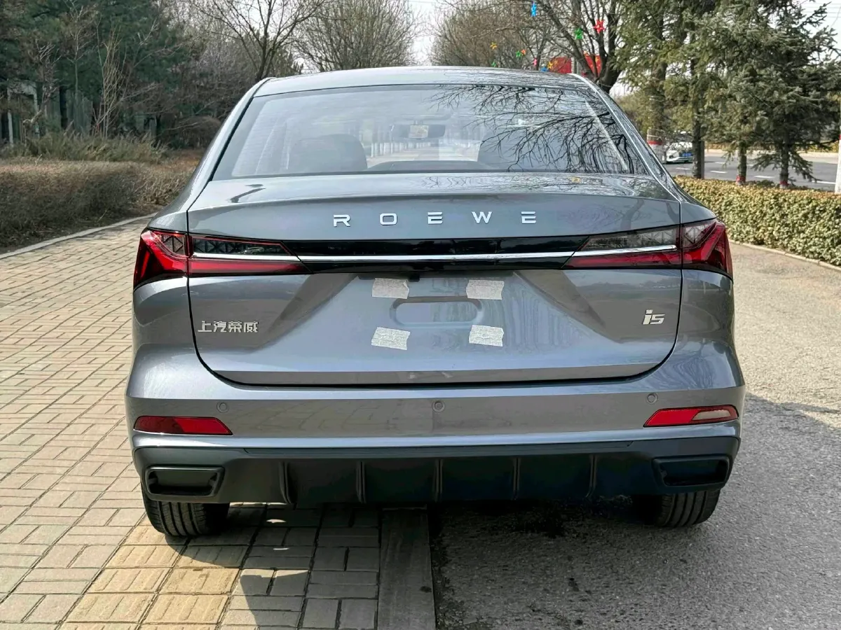 2023 Roewe i5 1.5L 129HP L4 5MT,autocango,china used car exporter,china ev exporter,chinese used car exporter,chinese used ev exporter