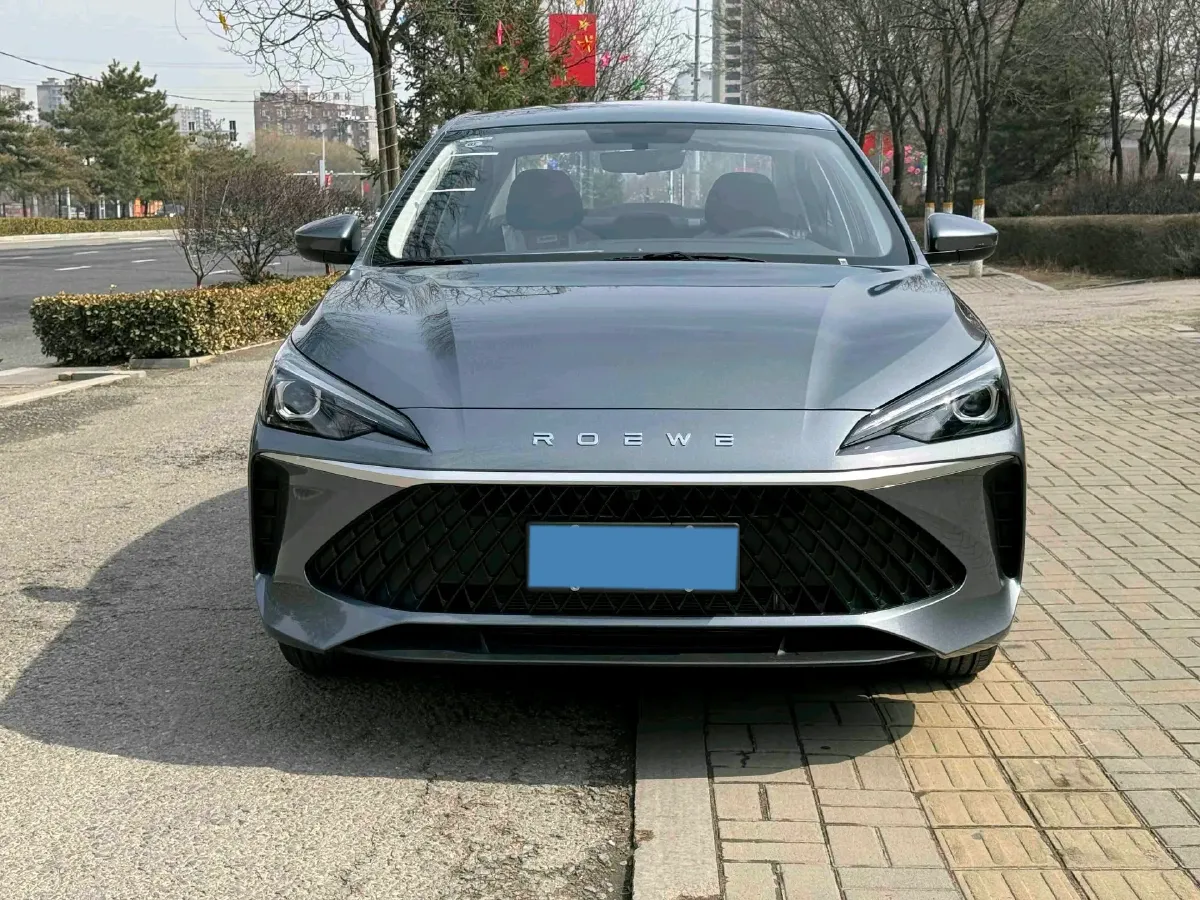 2023 Roewe i5 1.5L 129HP L4 5MT,autocango,china used car exporter,china ev exporter,chinese used car exporter,chinese used ev exporter
